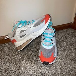 Size 8.5 - Nike Air Max 270 React Mid-Century